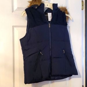 Womens Medium Zip-Up Hoodied Vest